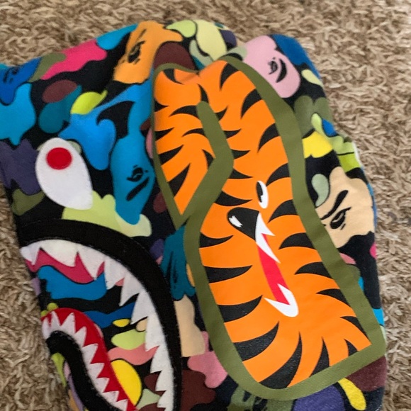 Bape multi-color half shark hoodie - Picture 4 of 8